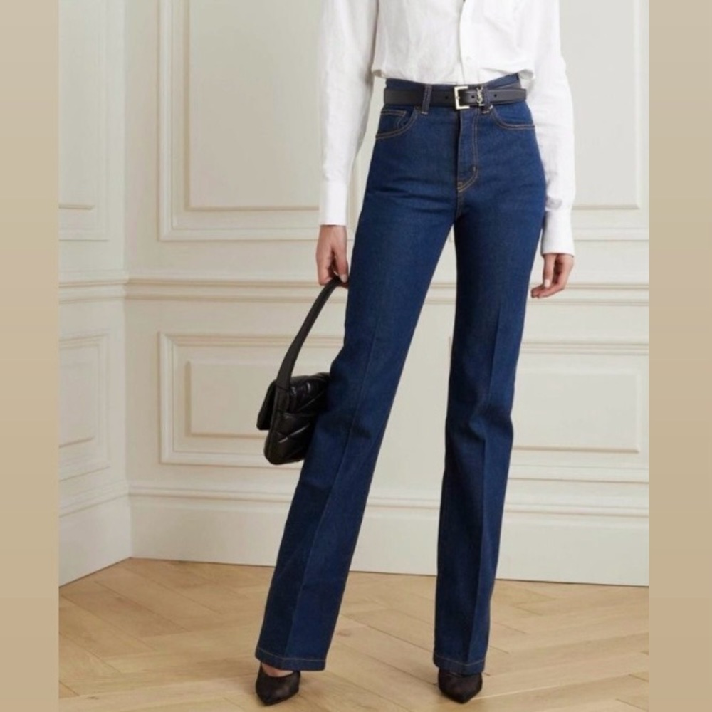 Vintage Levi’s orange tab high-waisted dark-wash jeans. 💙